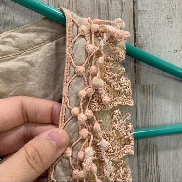 FARM Rio Beige Lace Ruffle Top - Picture 7 of 9